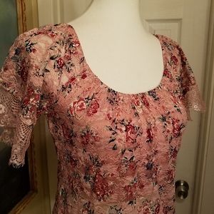 Lacy floral scoop neck top, sz S